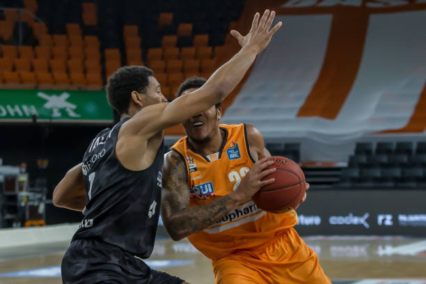 她的策略是 她的策略是